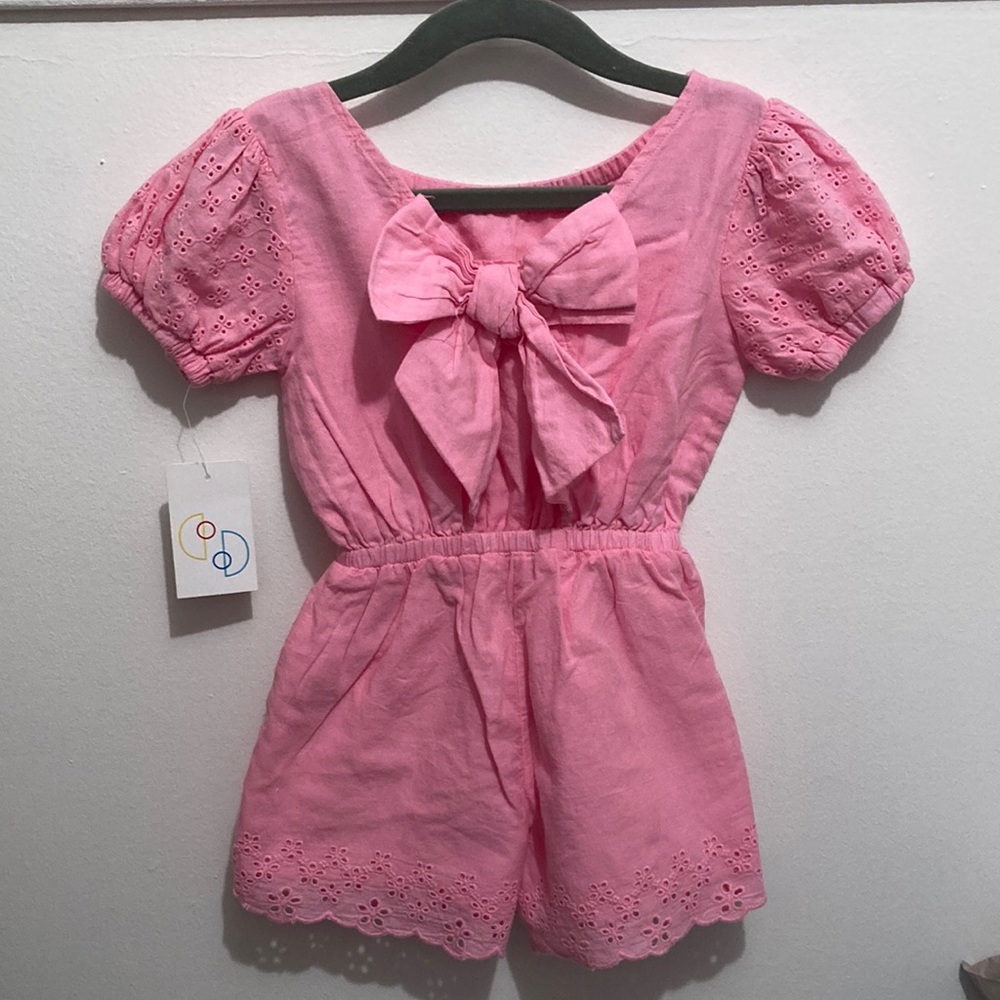 Flapdoodles 3T romper. NWT. Front portion open under the bow